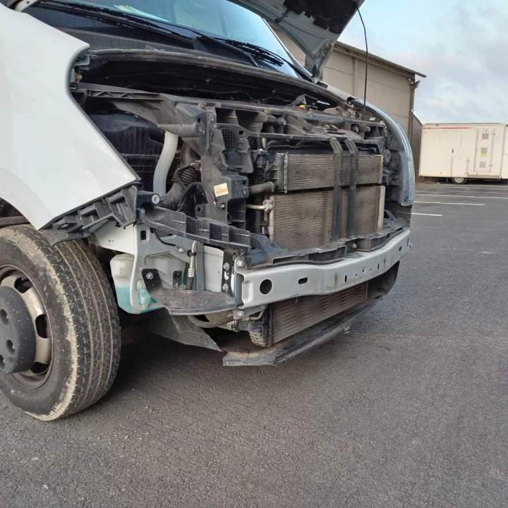 Utilitaire avant réparation Dunkerque